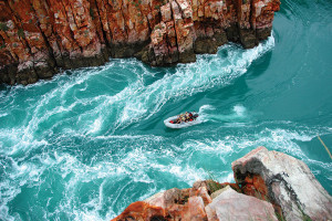 Coral Expeditions Zodiac in horizontal falls